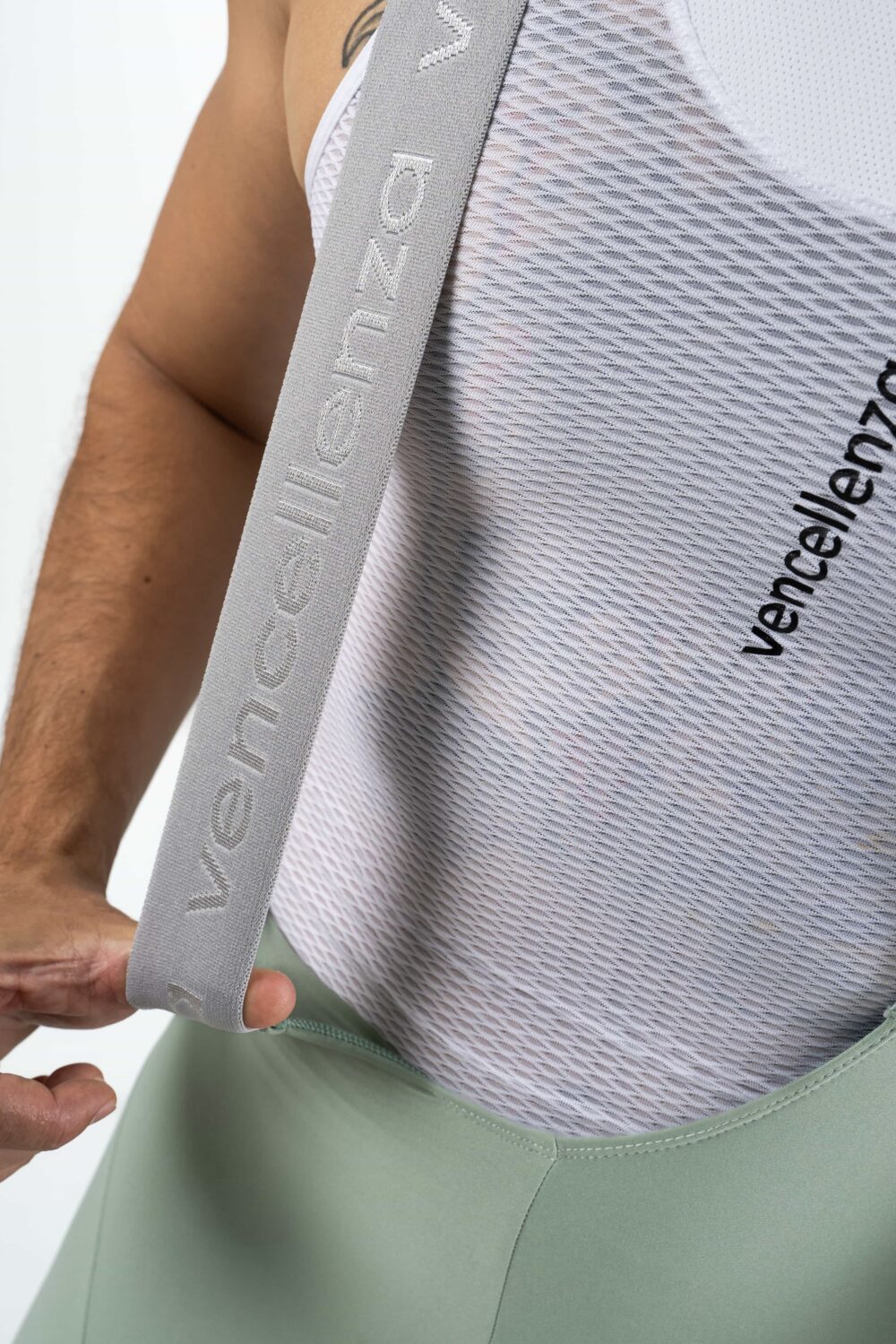 Pantaloneta con tirantas corte limpio V-II - Imagen 4