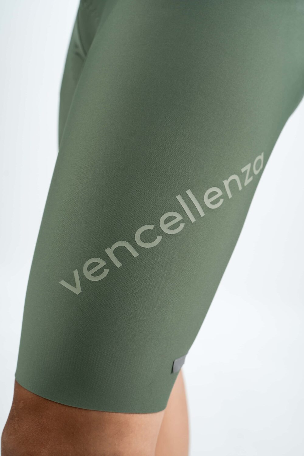 Pantaloneta con tirantas corte limpio V-II - Imagen 5