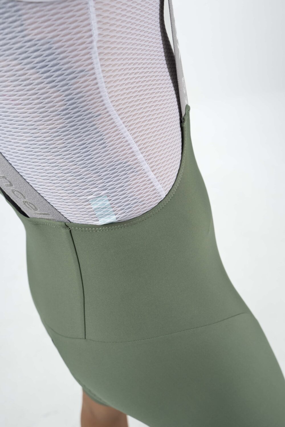 Pantaloneta con tirantas corte limpio V-II - Imagen 6