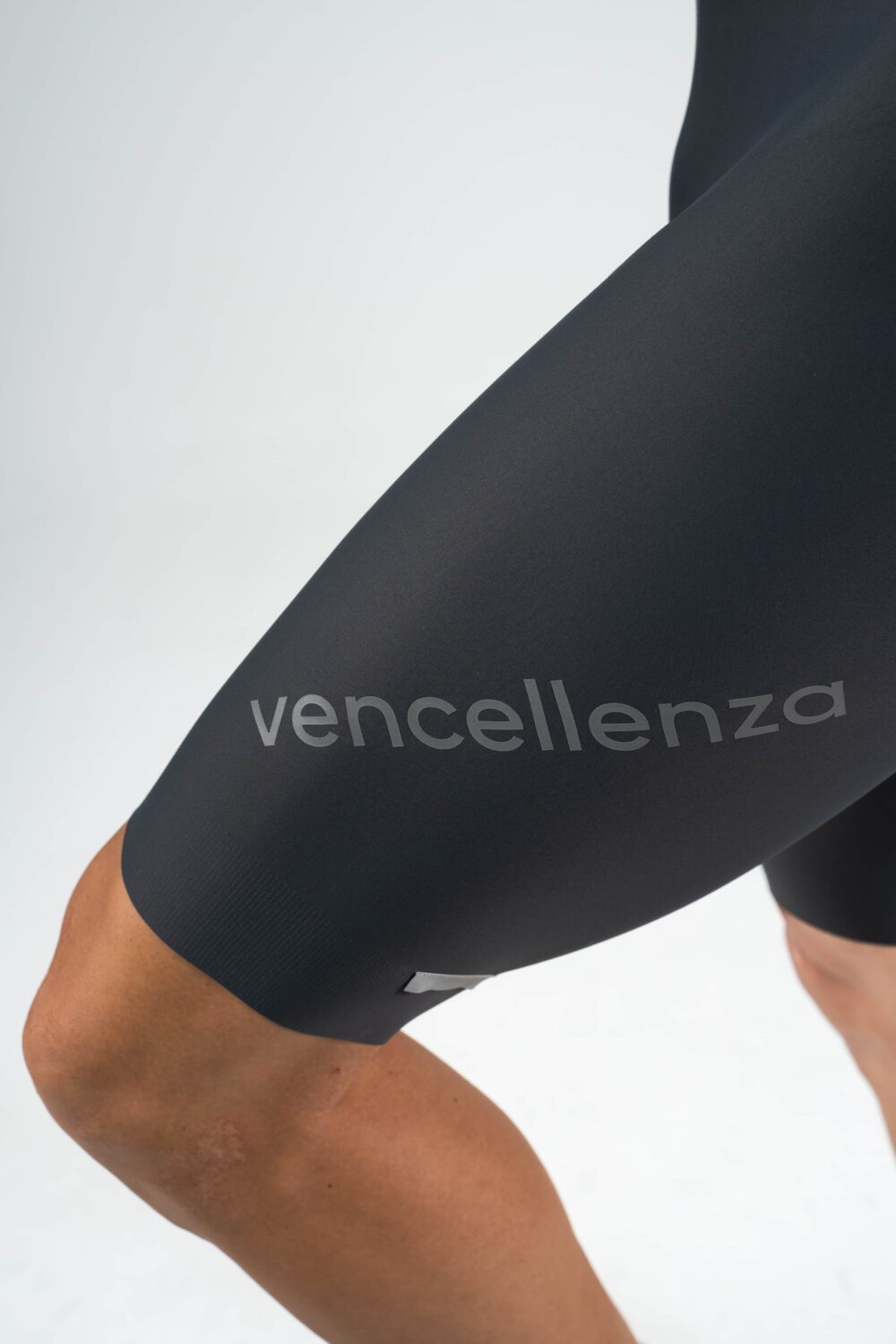 Pantaloneta con tirantas corte limpio V-II - Imagen 4