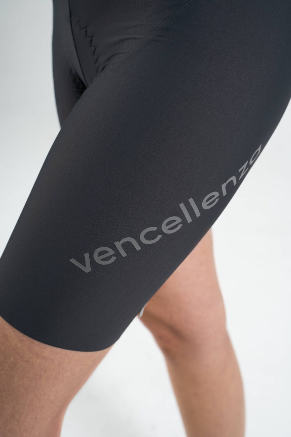Pantaloneta con tirantas corte limpio V-II - Imagen 4